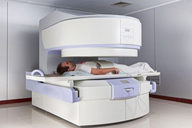 Что лучше МРТ или КТ позвоночника, характеристики методов