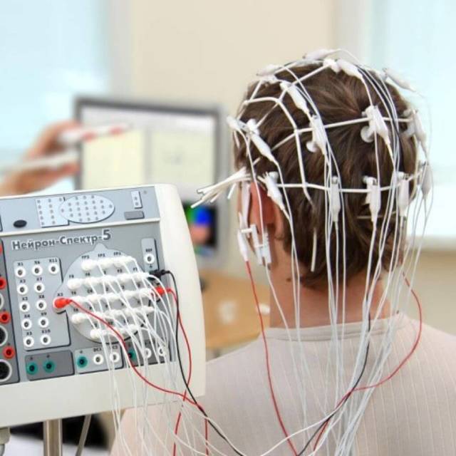 Как подготовиться к ЭЭГ головного мозга: подготовка перед энцефалограммой головы
