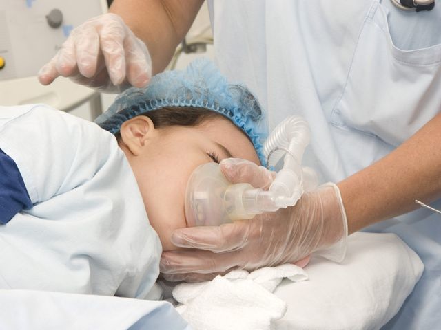 Колоноскопия детям, процедура детской колоноскопии кишечника ребенку под наркозом