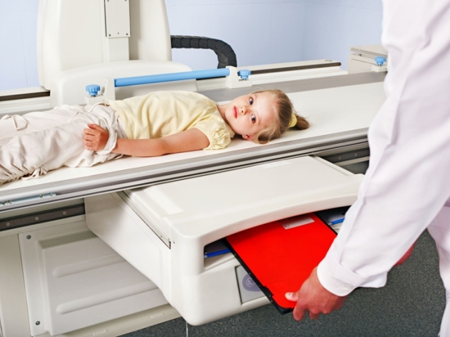 Рентген грудной клетки ребенку, как делают детскую рентгенографию с фиксацией